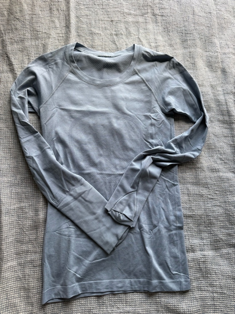 LAST CHANCE! lululemon swiftly tech long sleeve